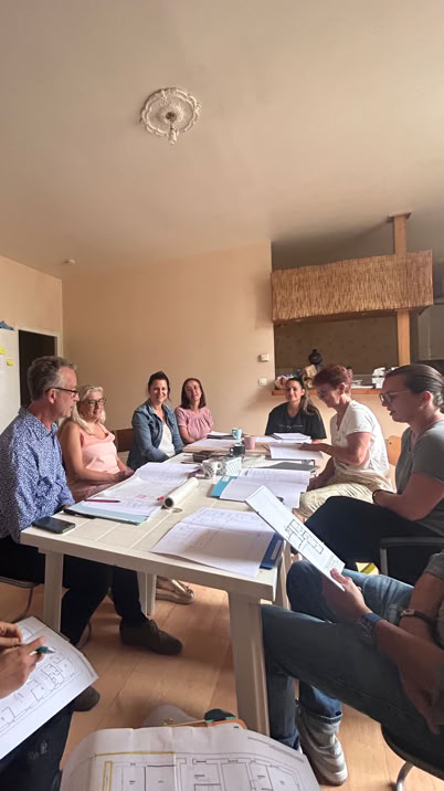 Photo d'une réunion à propos du projet de la transformation de la Farandole.